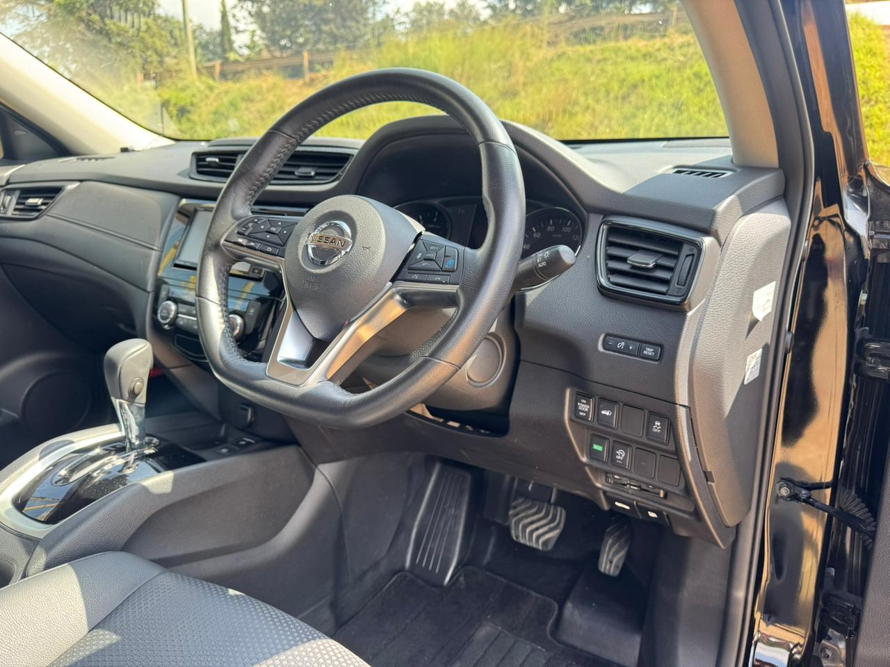 2019- Nissan Xtrail-Black