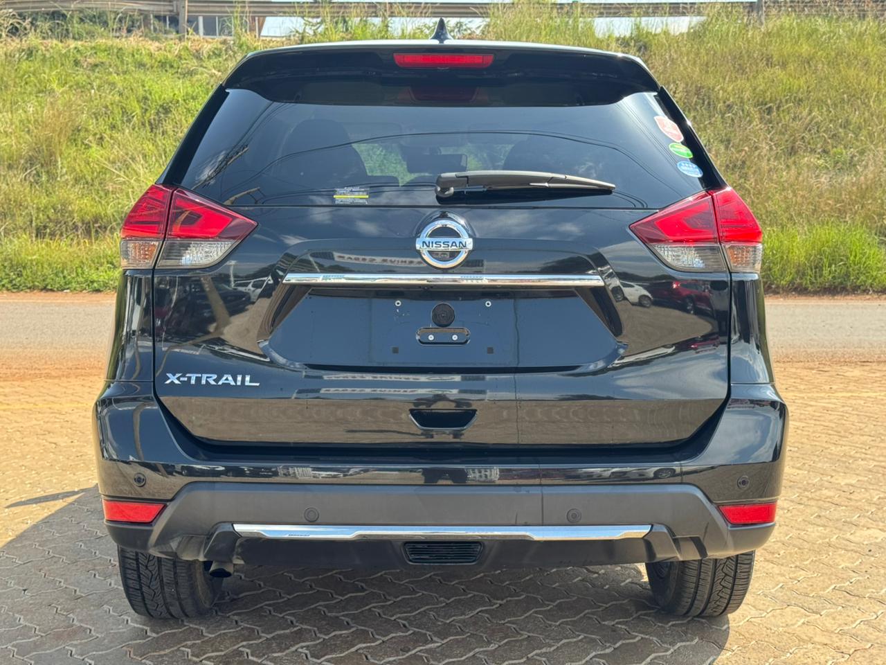 2019- Nissan Xtrail-Black