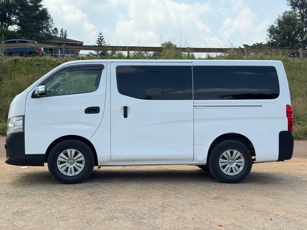 2018-Nissan NV350-White