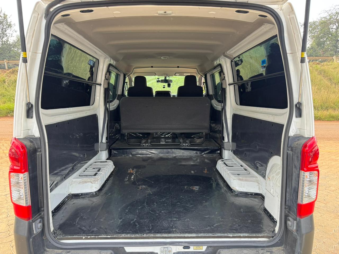 2018-Nissan NV350-White