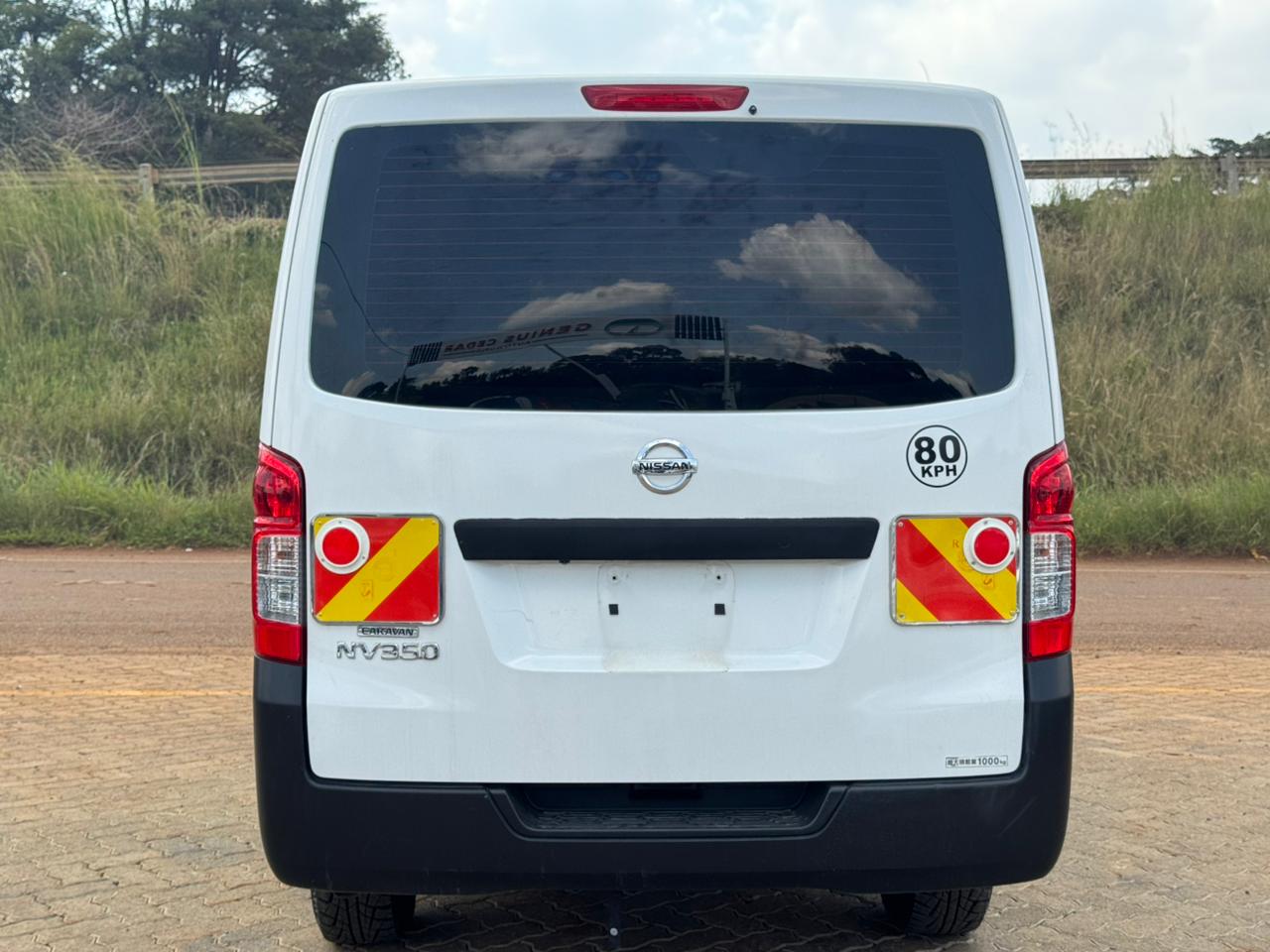 2018-Nissan NV350-White