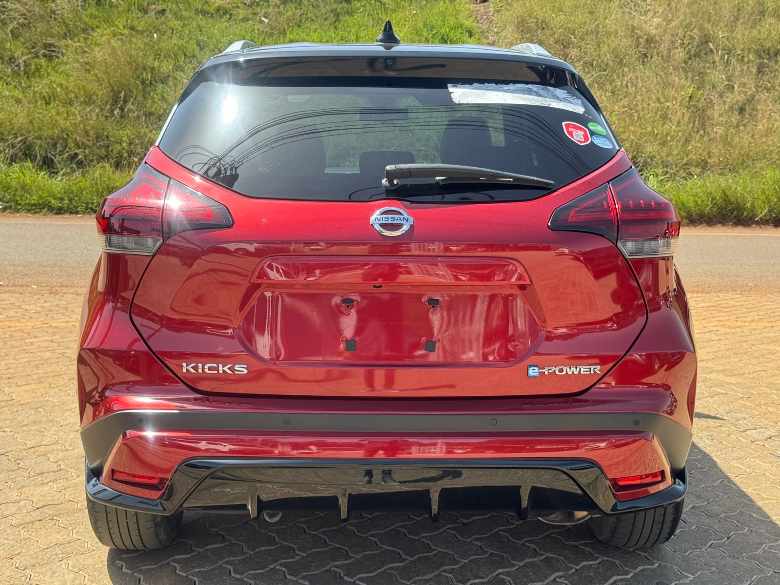 2020- Nissan Kicks -Wine Red