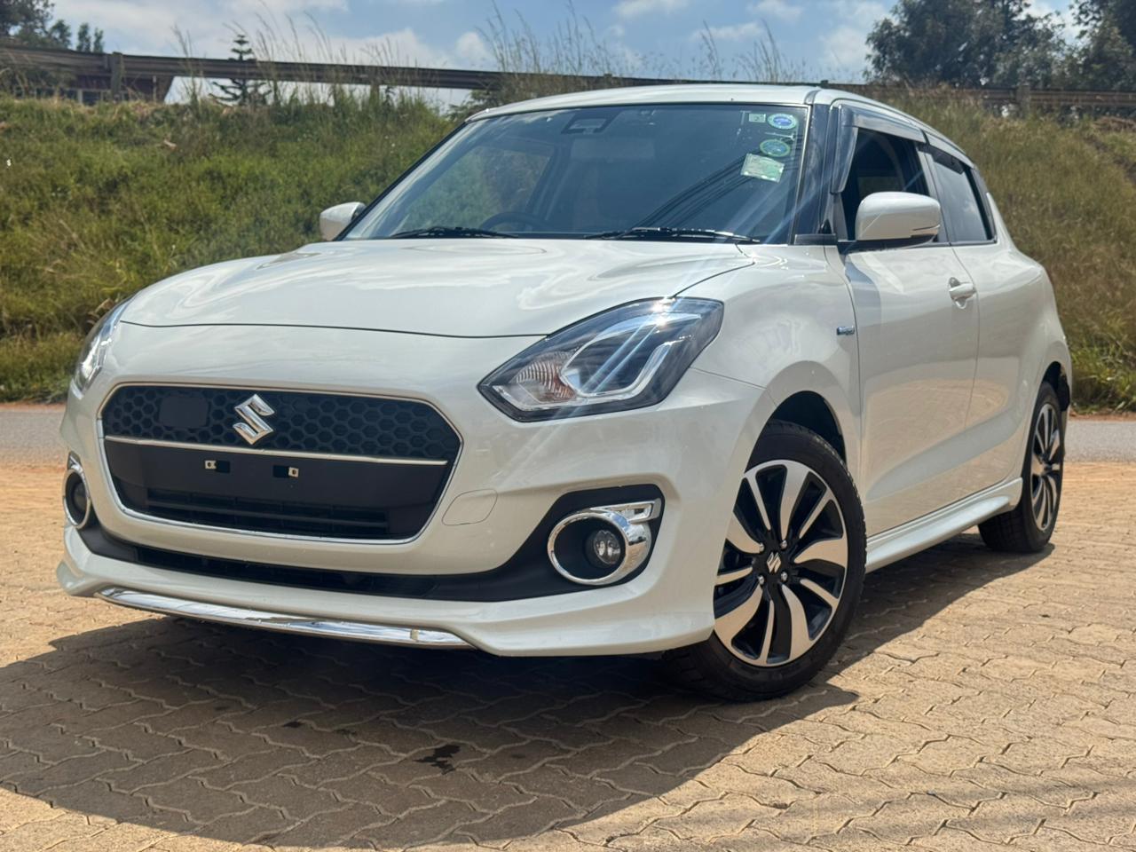 2019 -Suzuki Swift RS-White