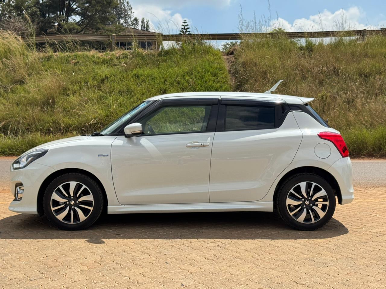 2019 -Suzuki Swift RS-White