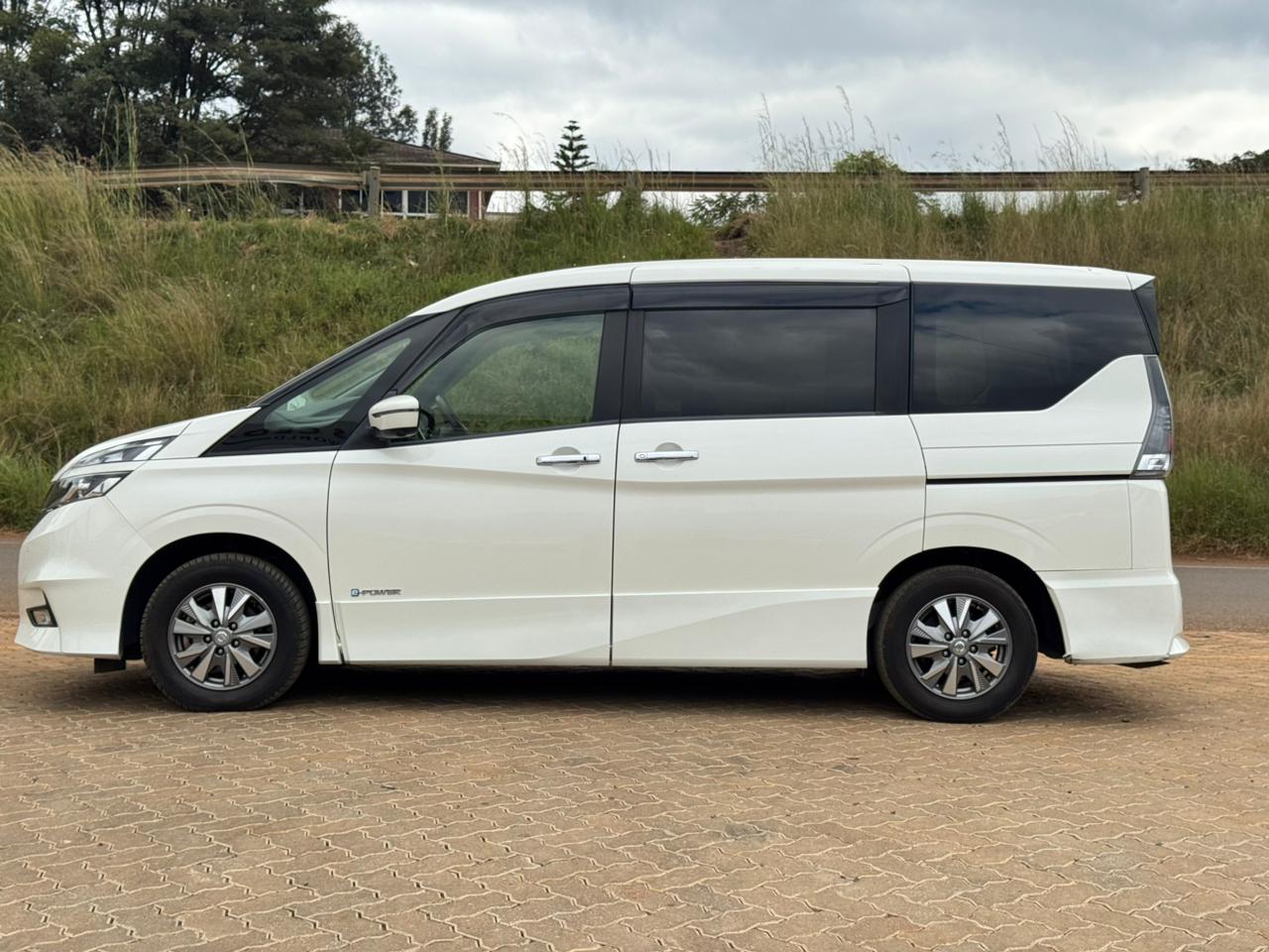 2019- Nissan Serena HighayStar (E-Power) -White