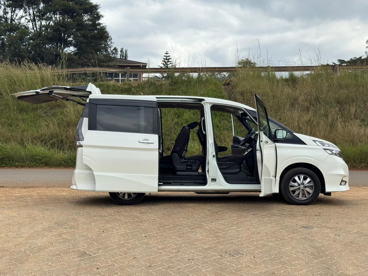 2019- Nissan Serena HighayStar (E-Power) -White