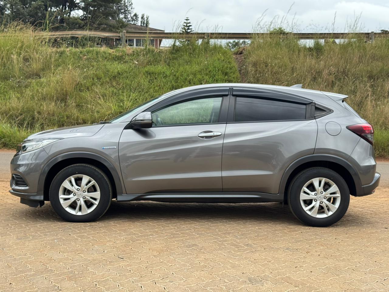 2018- Honda Vezel Hybrid- Gray