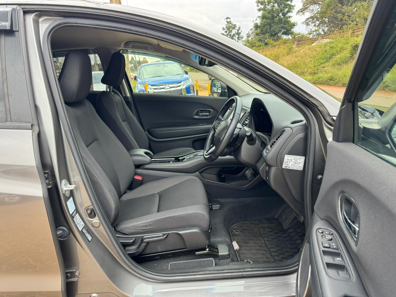 2018- Honda Vezel Hybrid- Gray