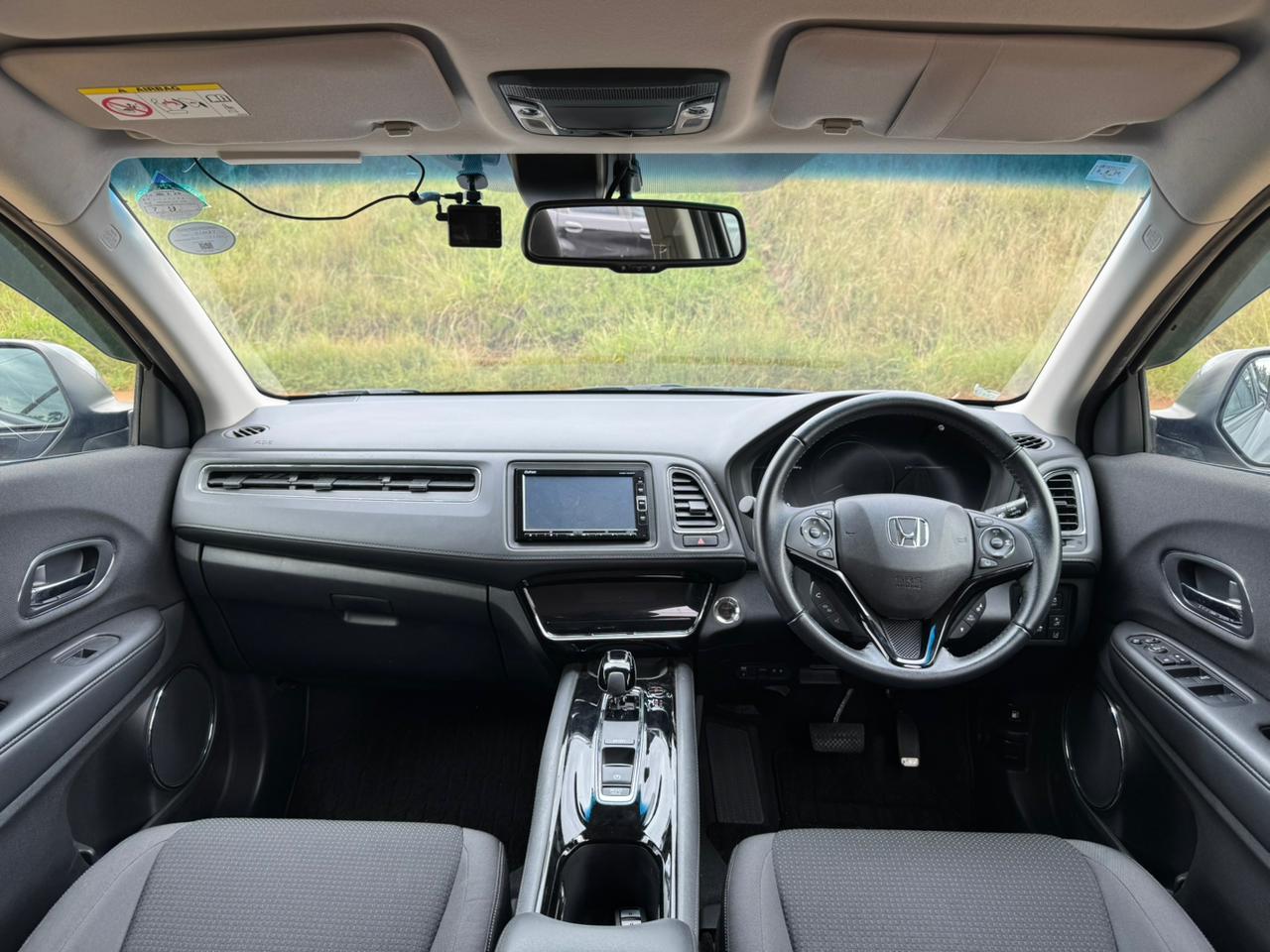 2018- Honda Vezel Hybrid- Gray