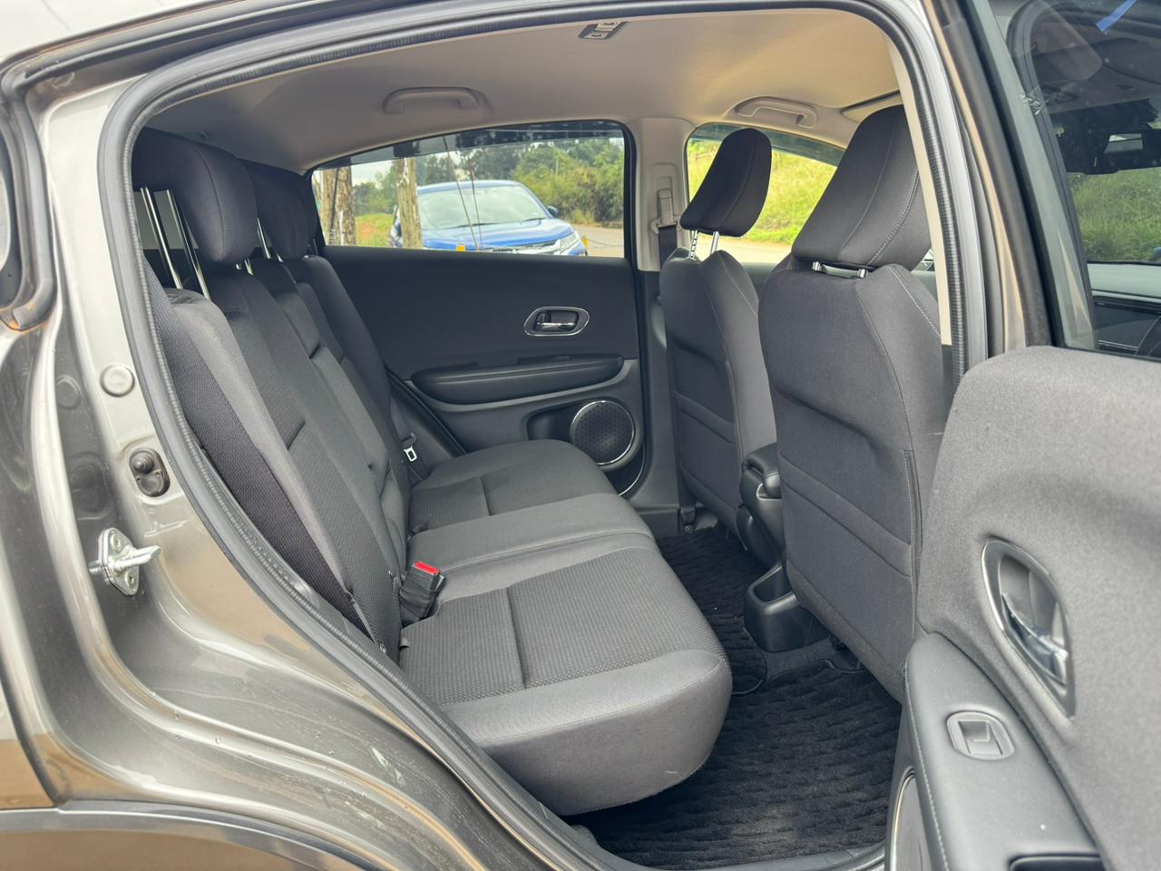 2018- Honda Vezel Hybrid- Gray