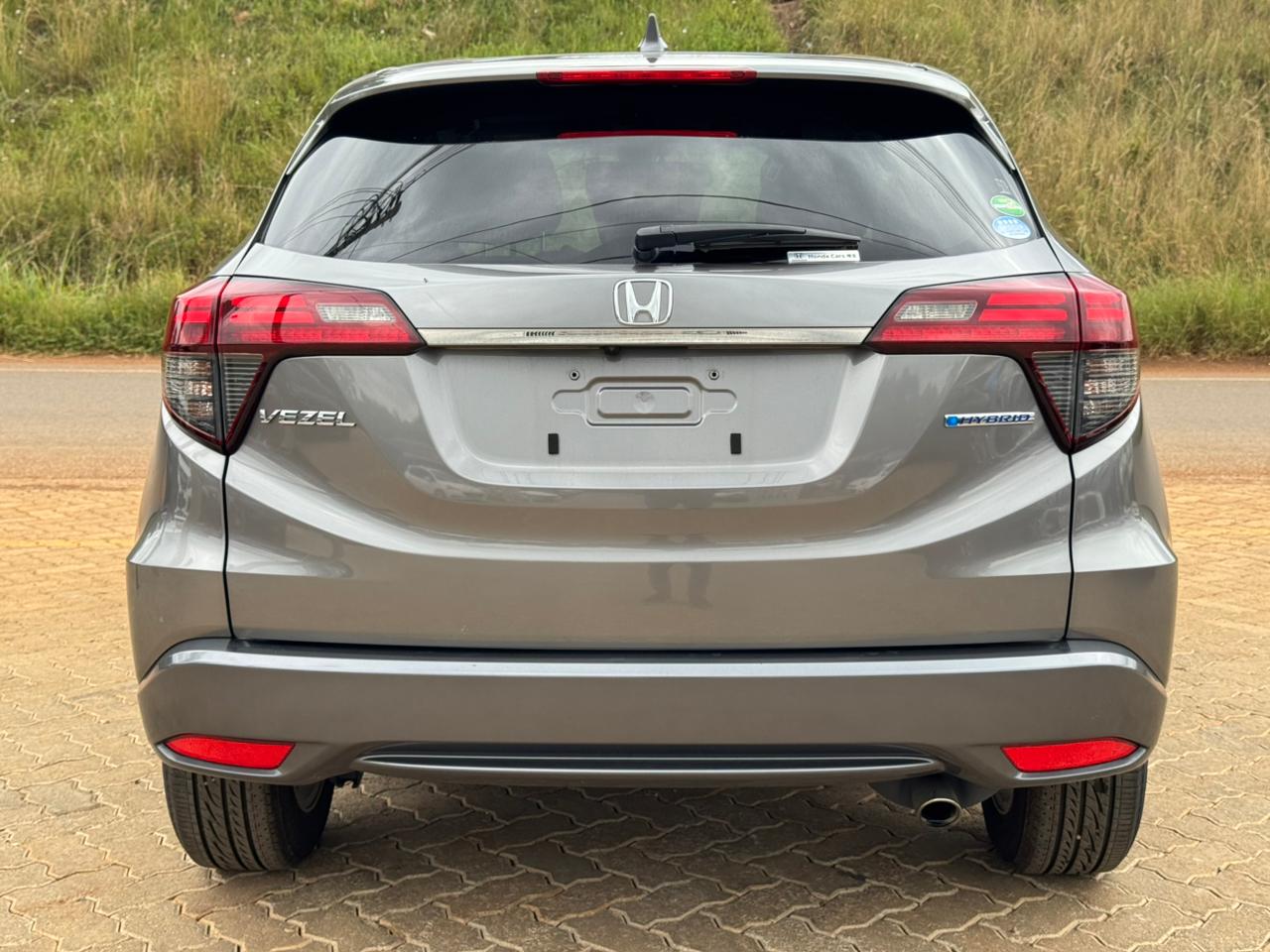 2018- Honda Vezel Hybrid- Gray