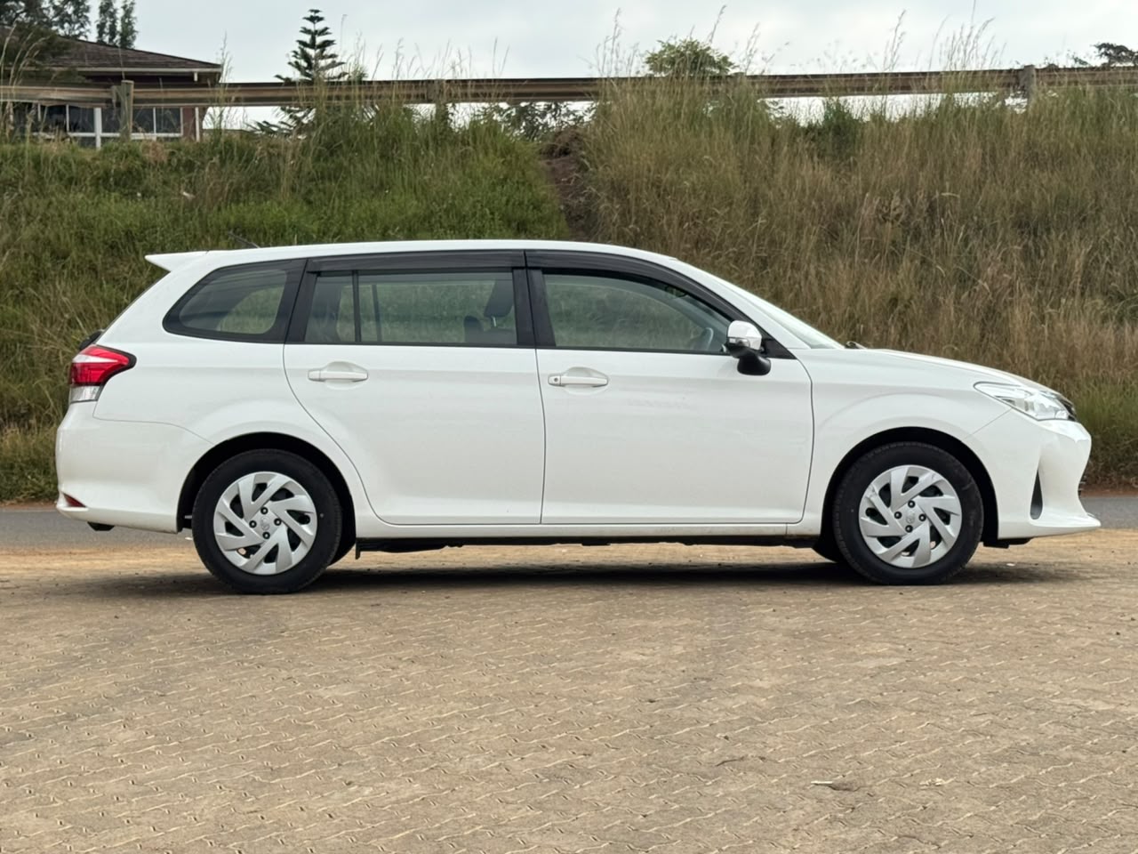 2019- Toyota Fielder -(Non -Hybrid)- White