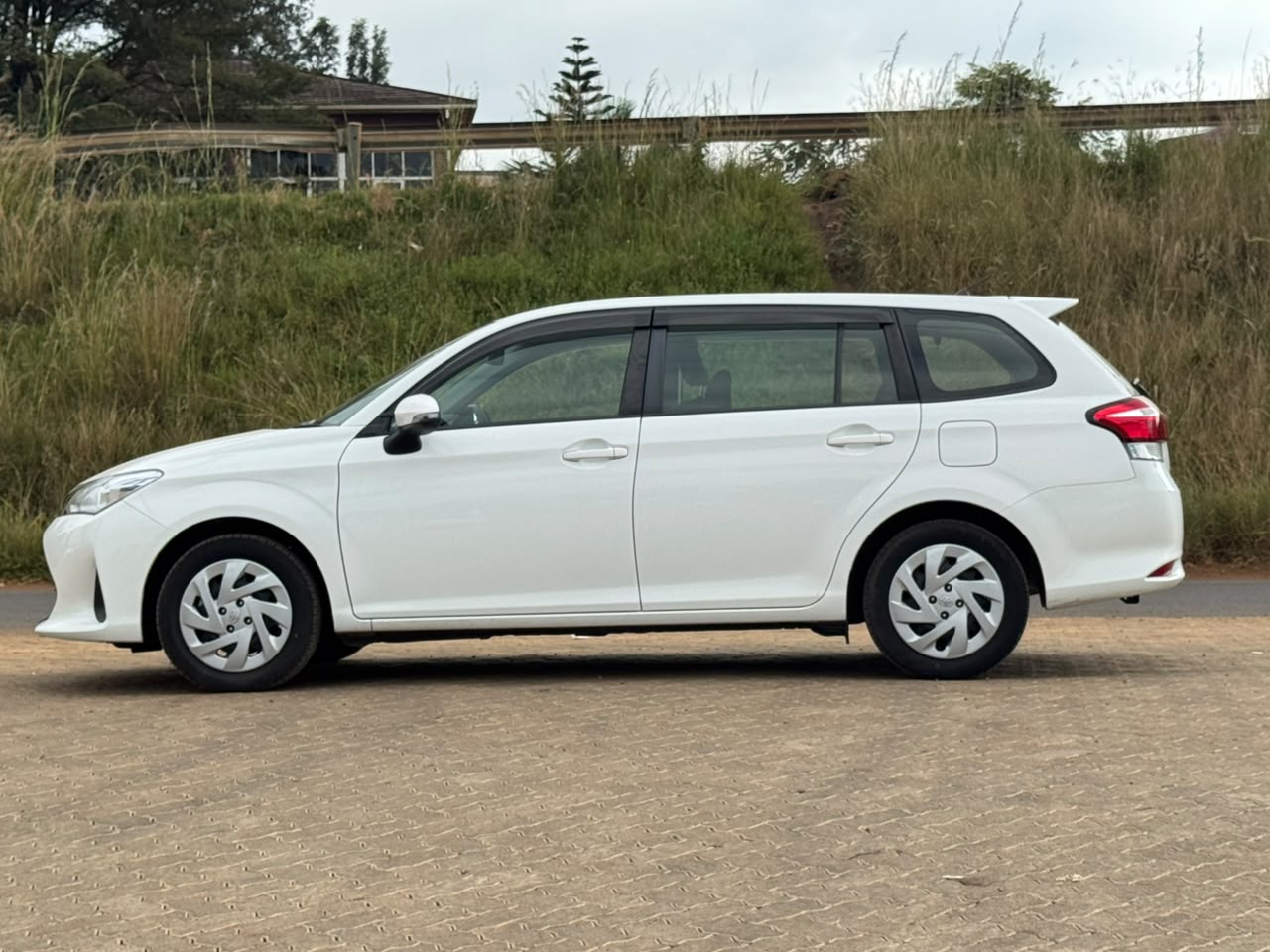 2019- Toyota Fielder -(Non -Hybrid)- White