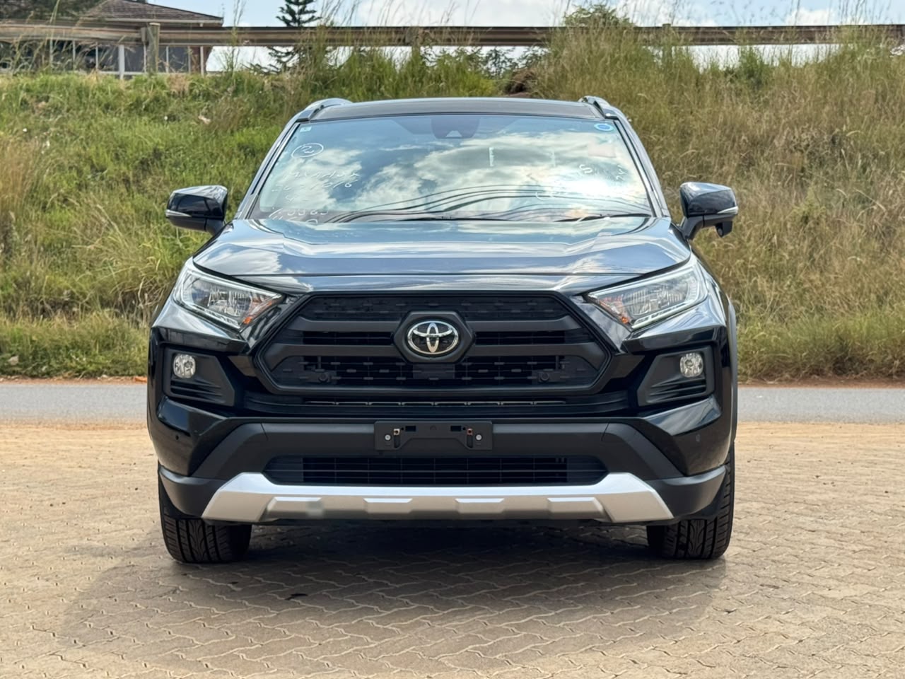 2020- Toyota RAV4-Black