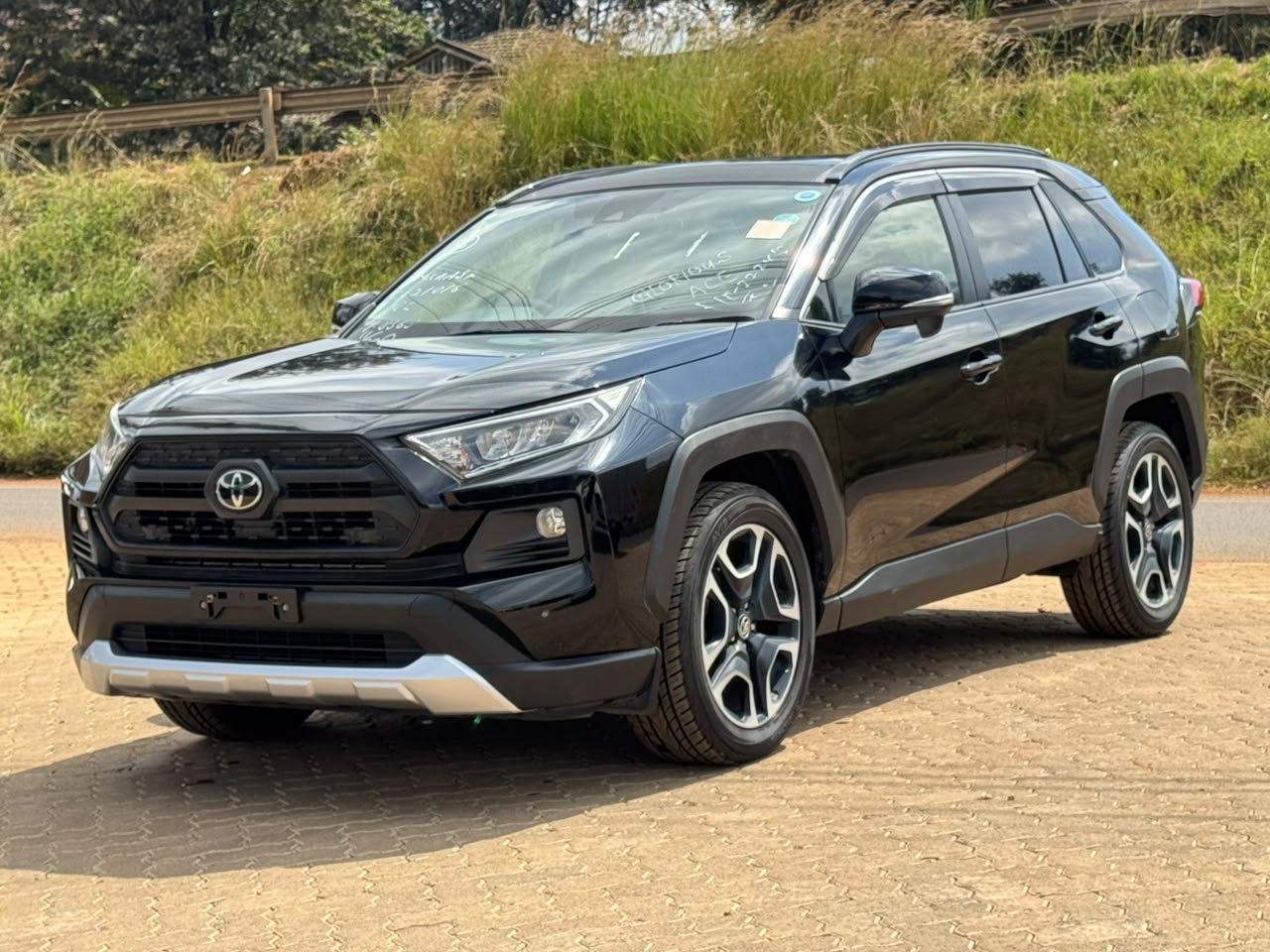 2020- Toyota RAV4-Black