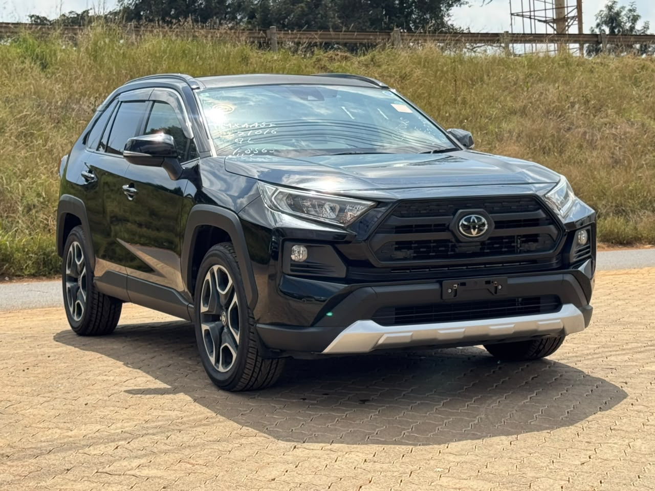 2020- Toyota RAV4-Black