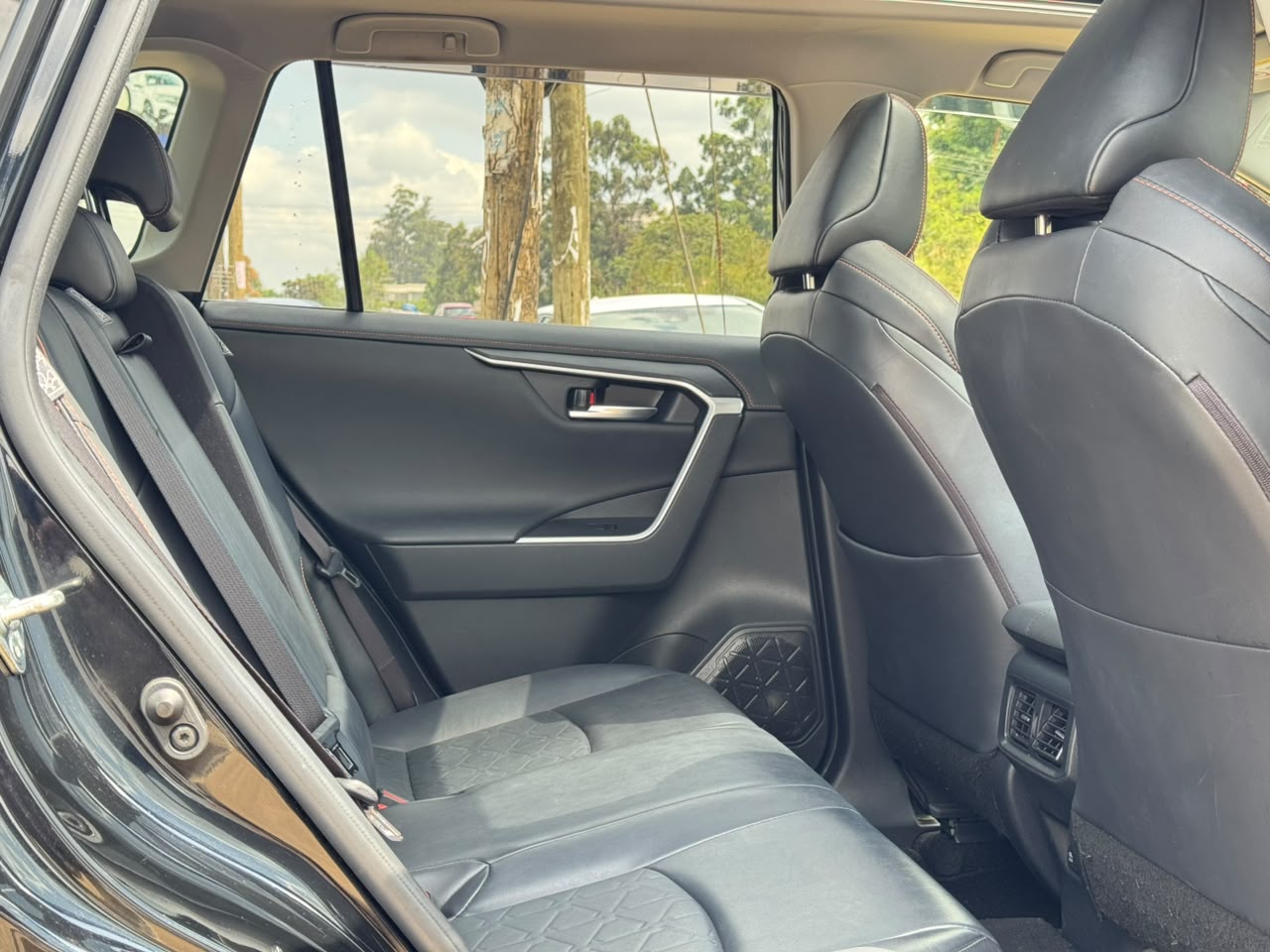 2020- Toyota RAV4-Black