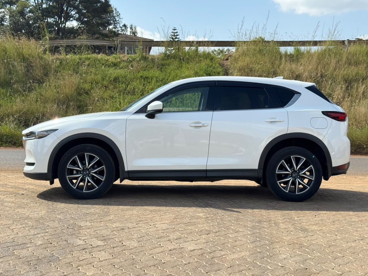 2019-Mazda CX5-SkyactiveG- White