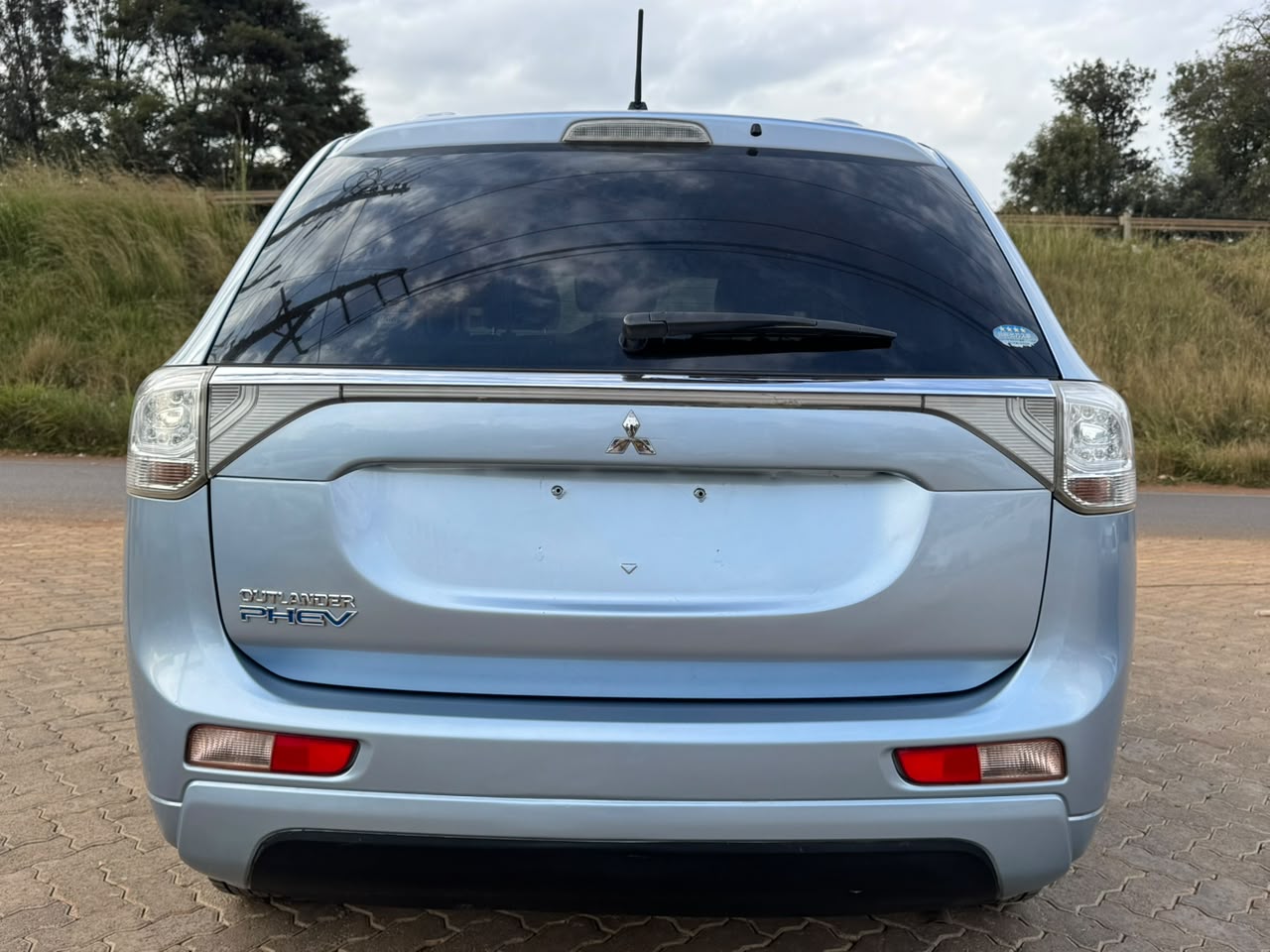 2016-Mitsubishi Outlander PHEV-Sky Blue