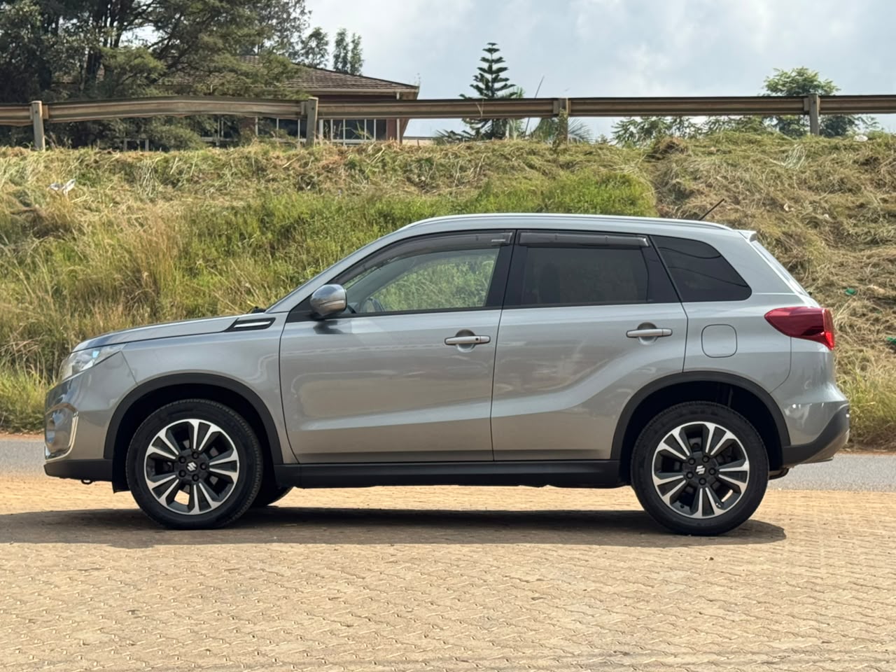2020- Suzuki Esscudo AllGrip- Gray