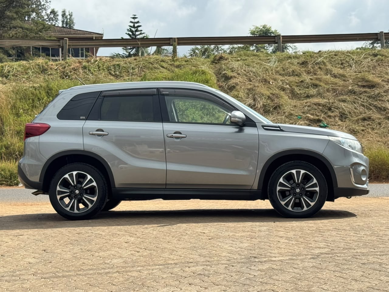 2020- Suzuki Esscudo AllGrip- Gray