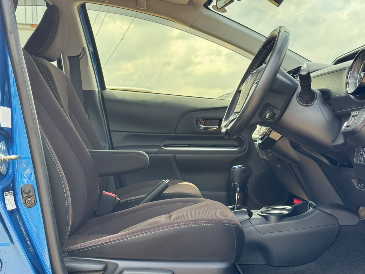 2019- Toyota Aqua Hybrid- Blue
