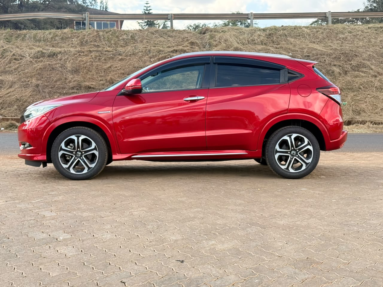 2018- Honda Vezel (Hybrid) -Wine Red