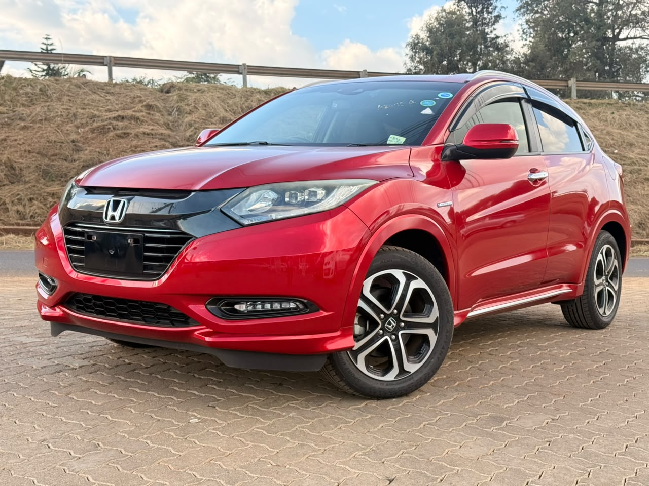2018- Honda Vezel (Hybrid) -Wine Red