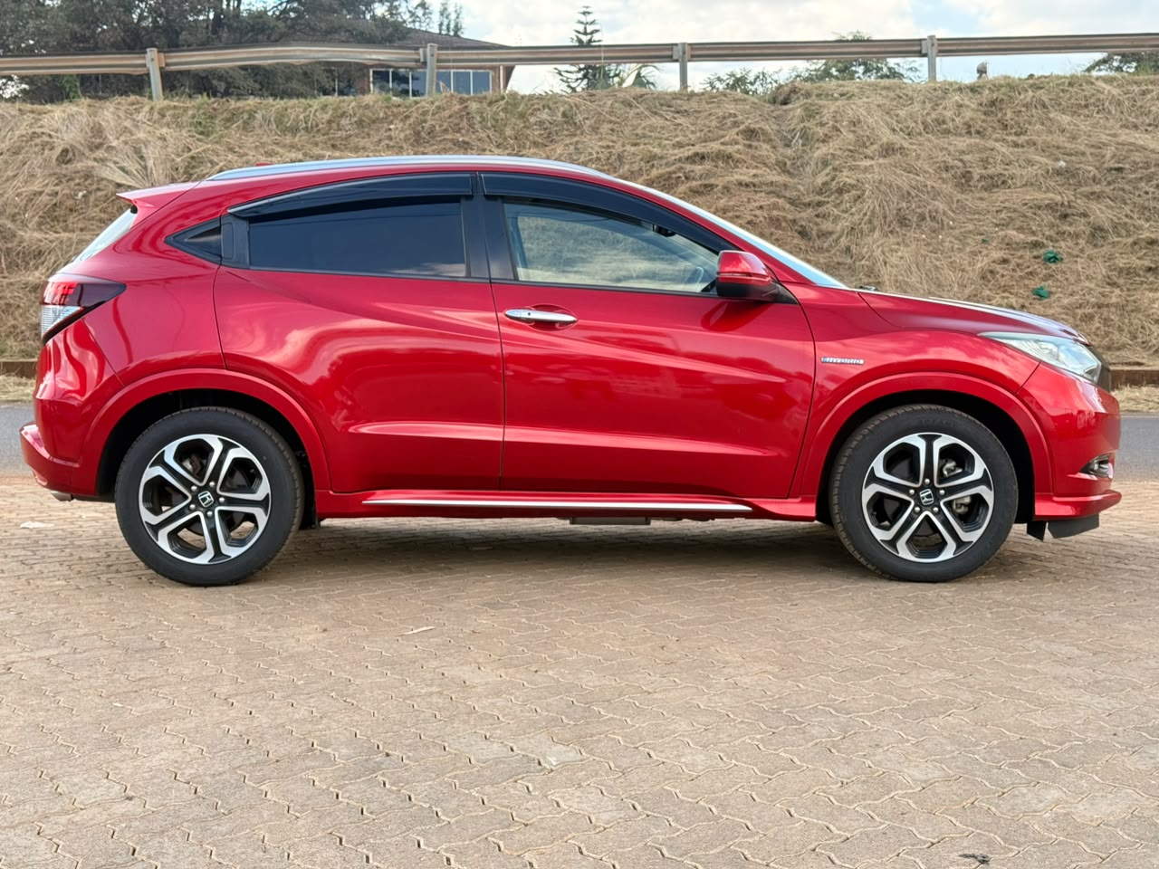 2018- Honda Vezel (Hybrid) -Wine Red