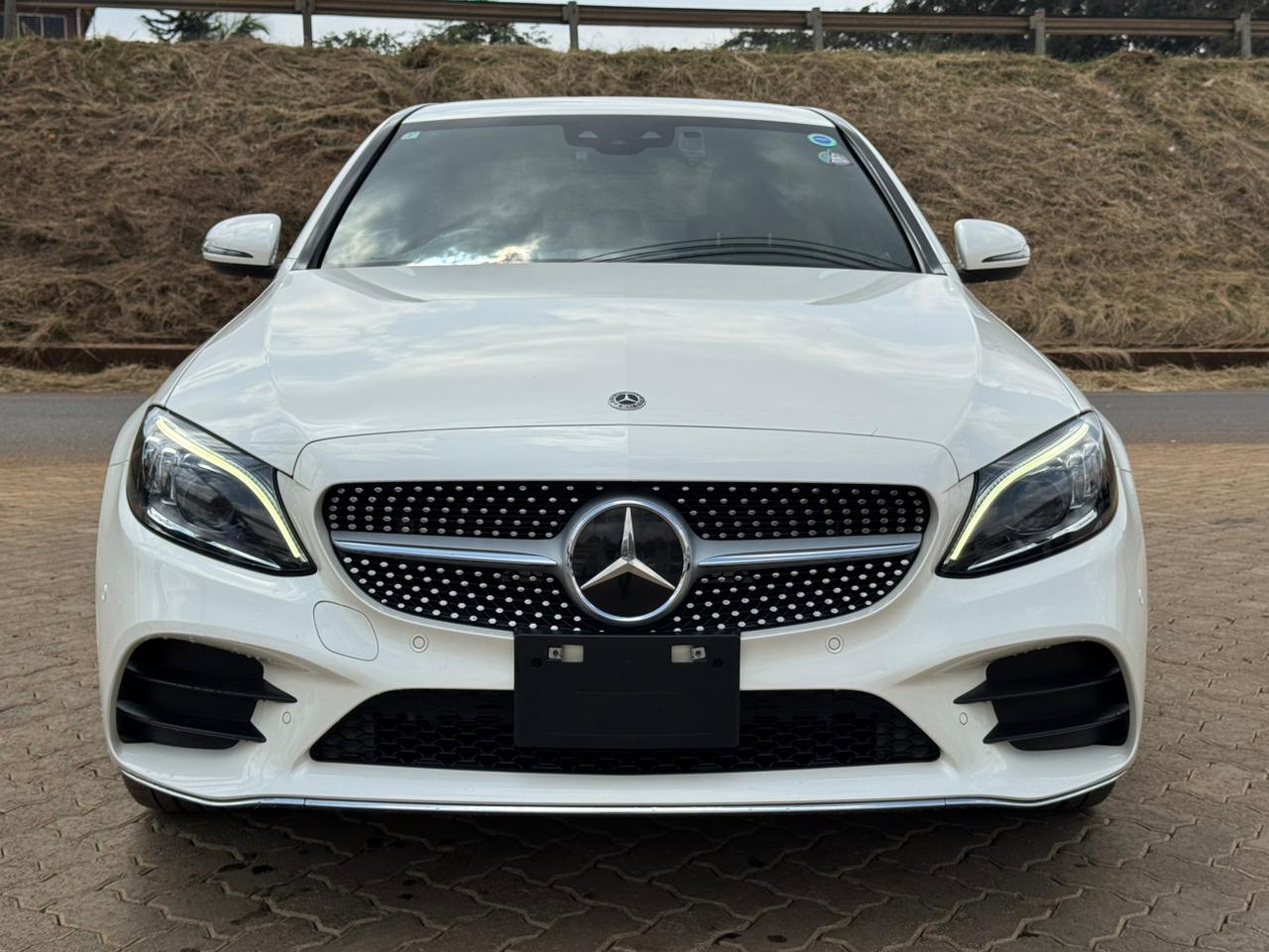2018- Mercedes Benz C200 -White