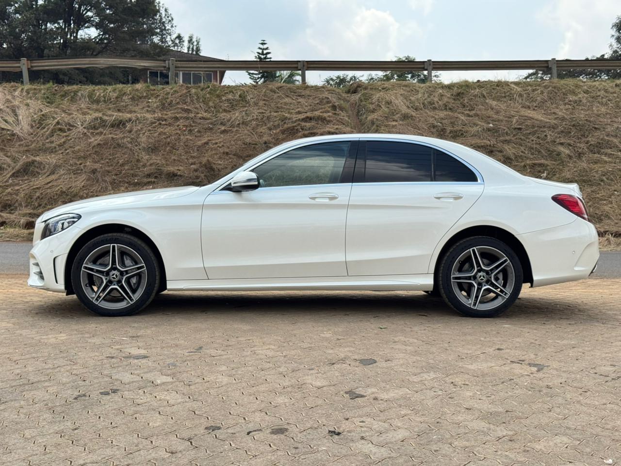 2018- Mercedes Benz C200 -White