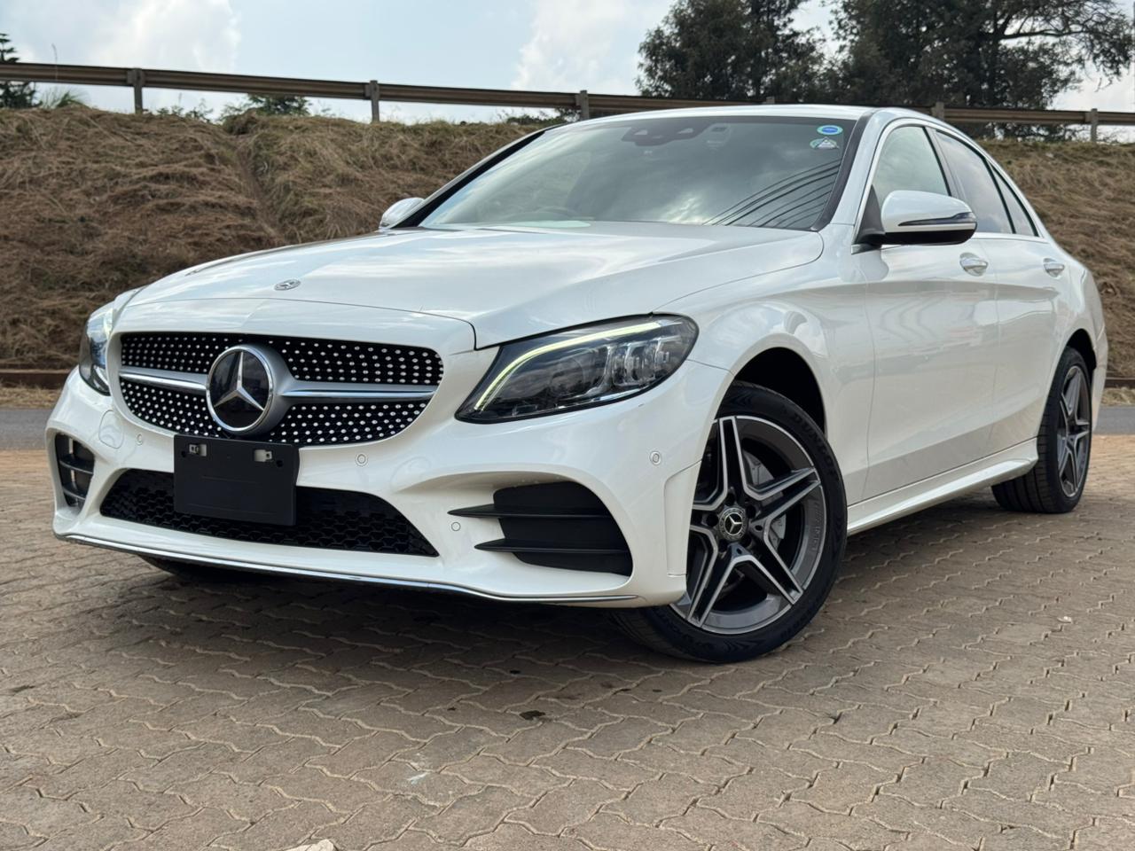 2018- Mercedes Benz C200 -White