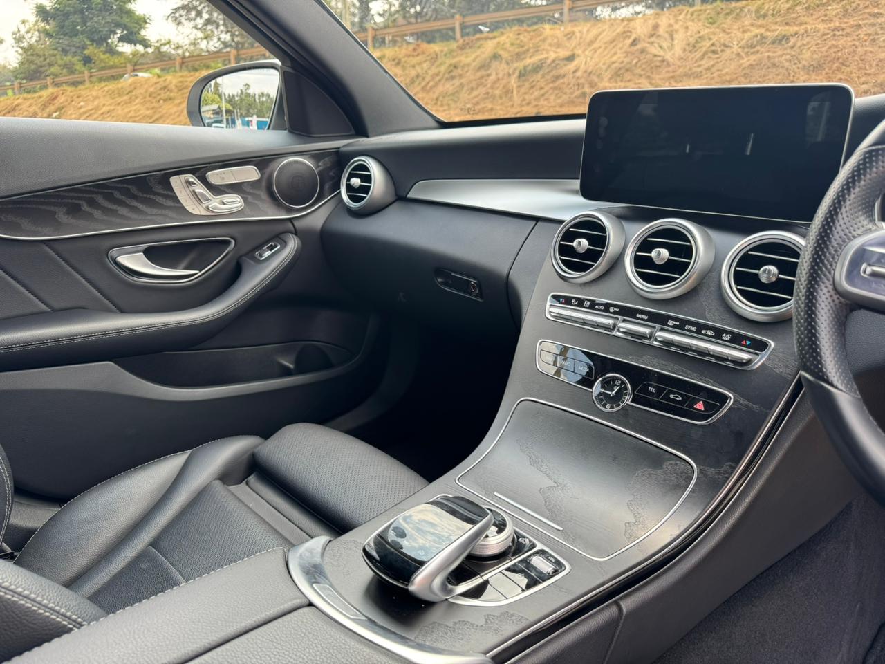 2018- Mercedes Benz C200 -White