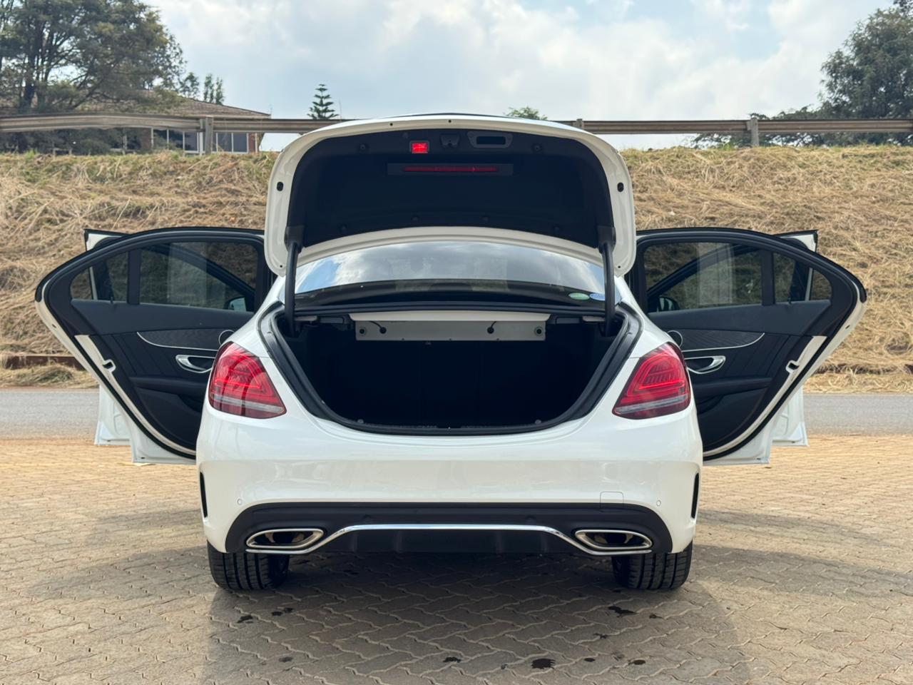 2018- Mercedes Benz C200 -White