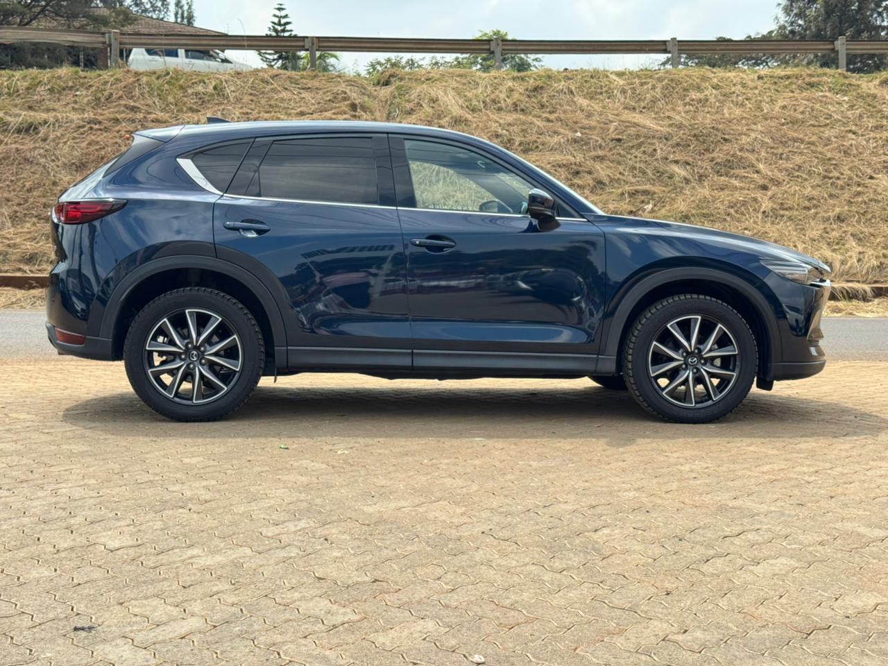 2019- Mazda CX-5 SkyactivD -Blue