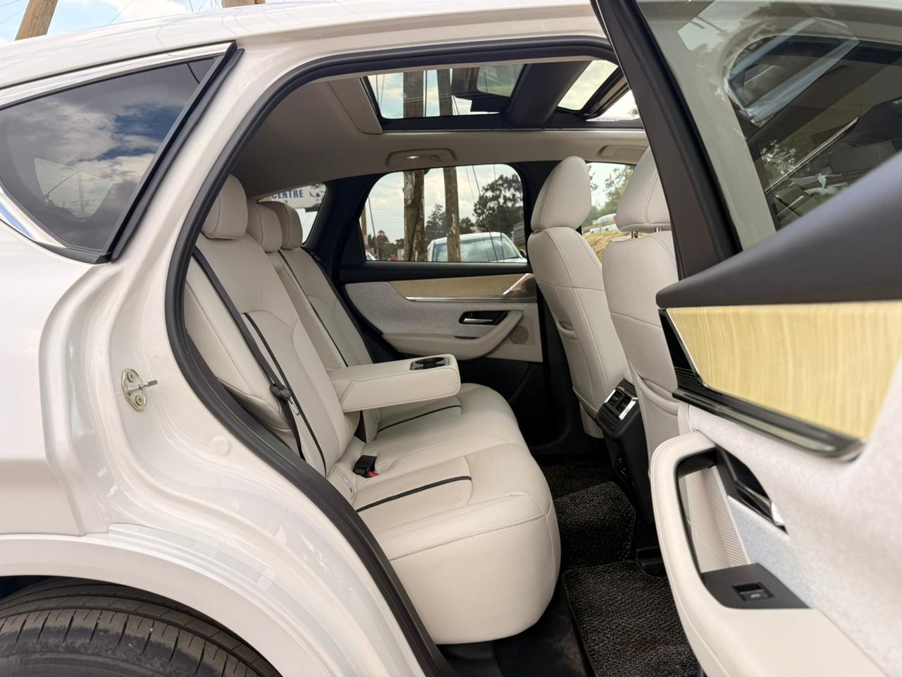 2022-Mazda CX-60 (skyactivD)-White