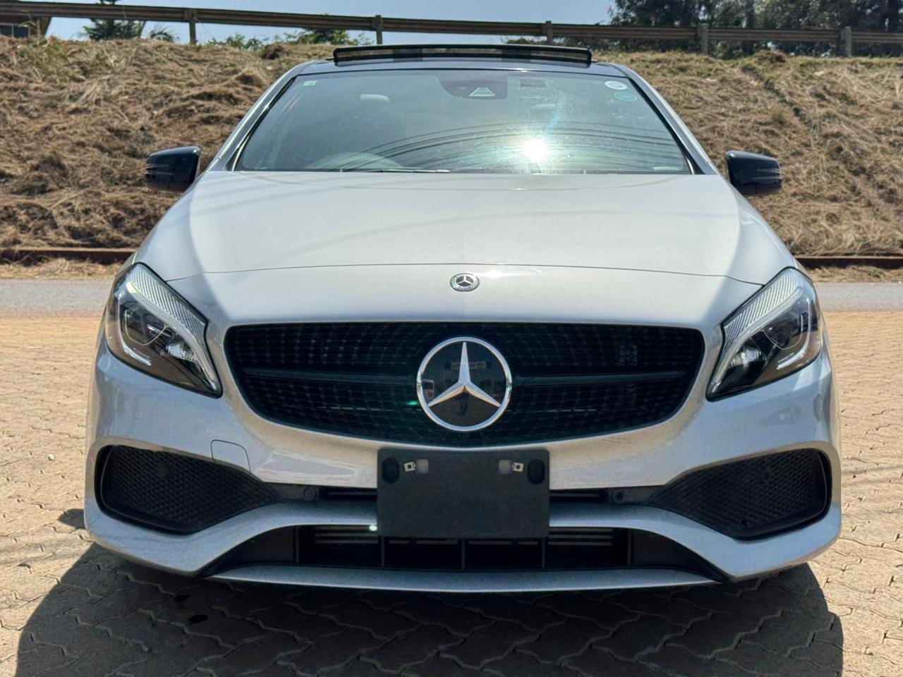 2019-Mercedes Baenz A180 AMG- Silver