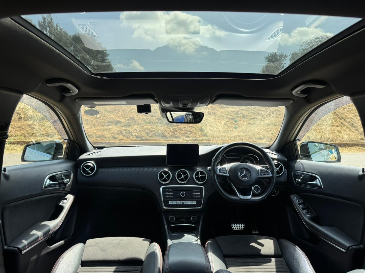 2019-Mercedes Baenz A180 AMG- Silver