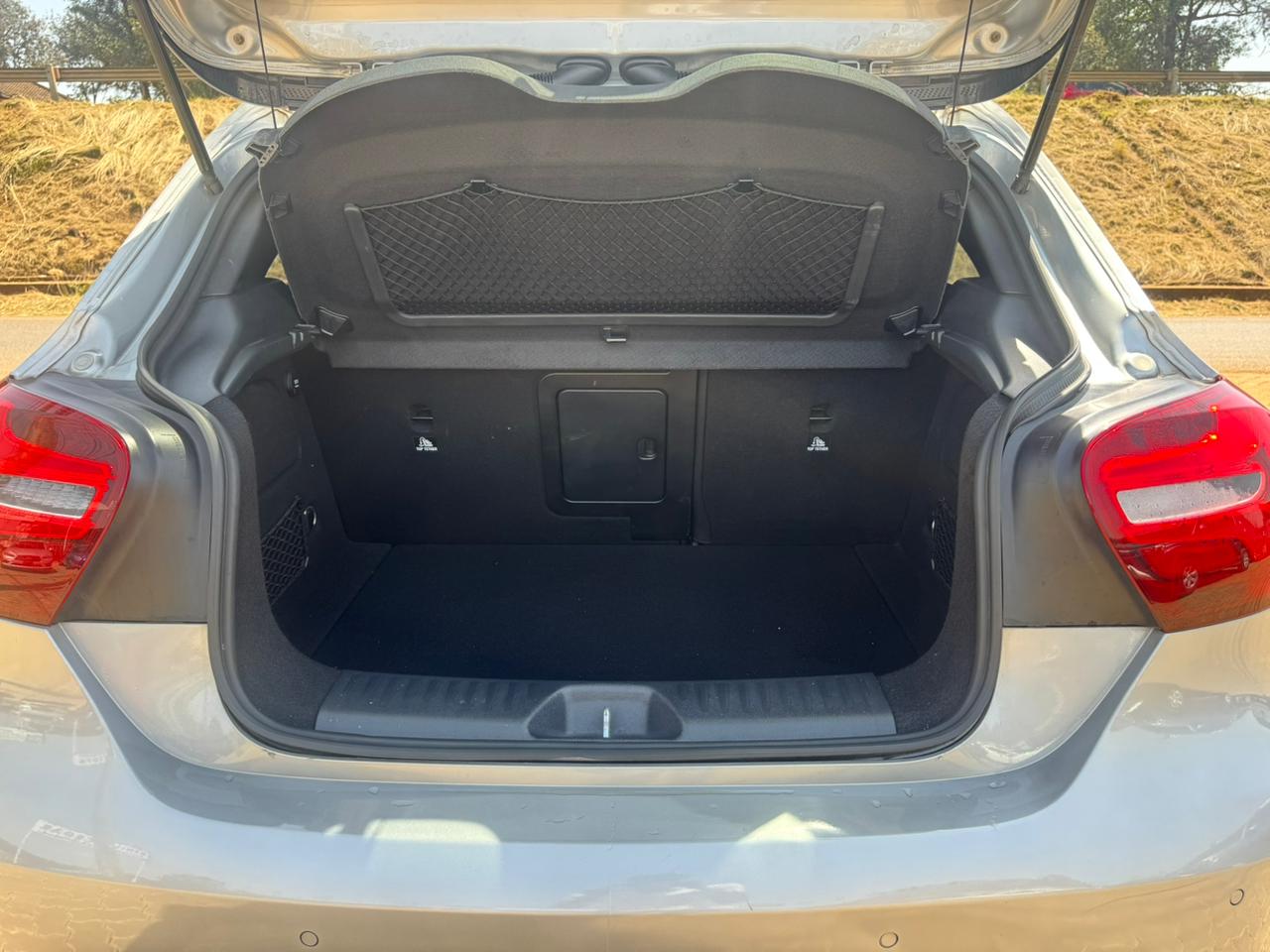 2019-Mercedes Baenz A180 AMG- Silver