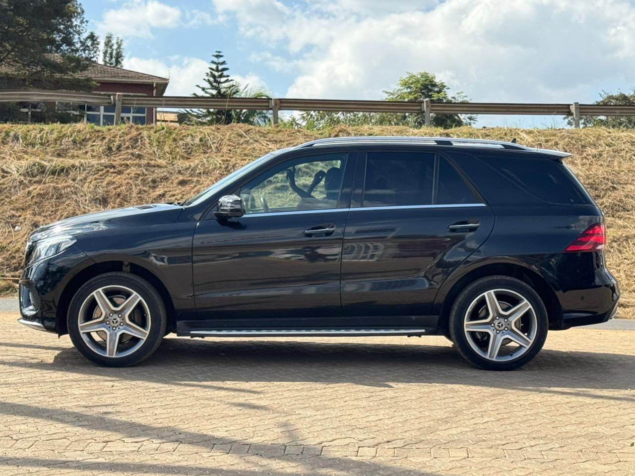 2018-Mercedes Benz GLE 220d 4MATIC -Black