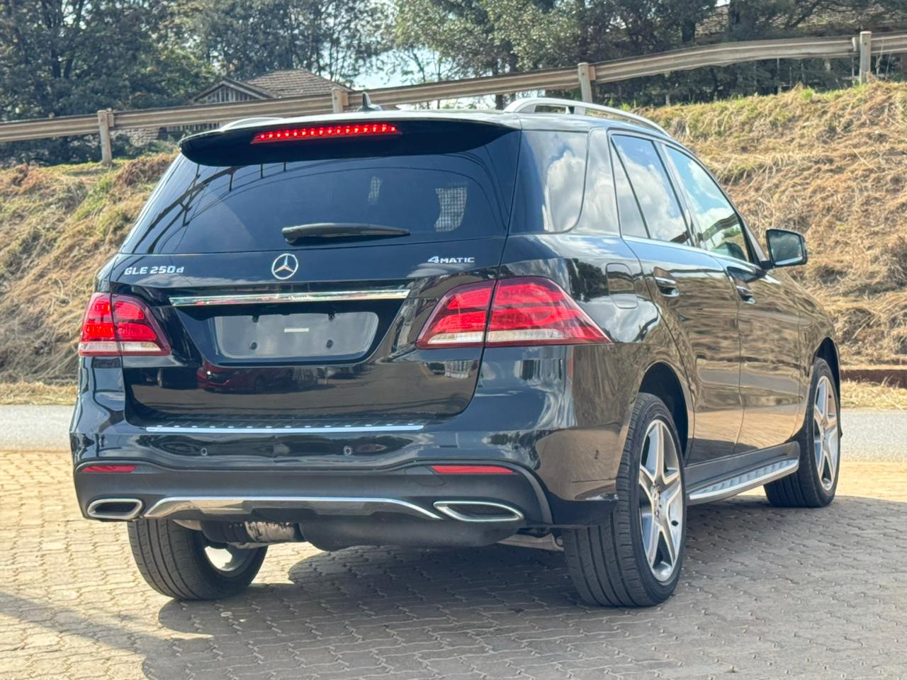 2018-Mercedes Benz GLE 220d 4MATIC -Black
