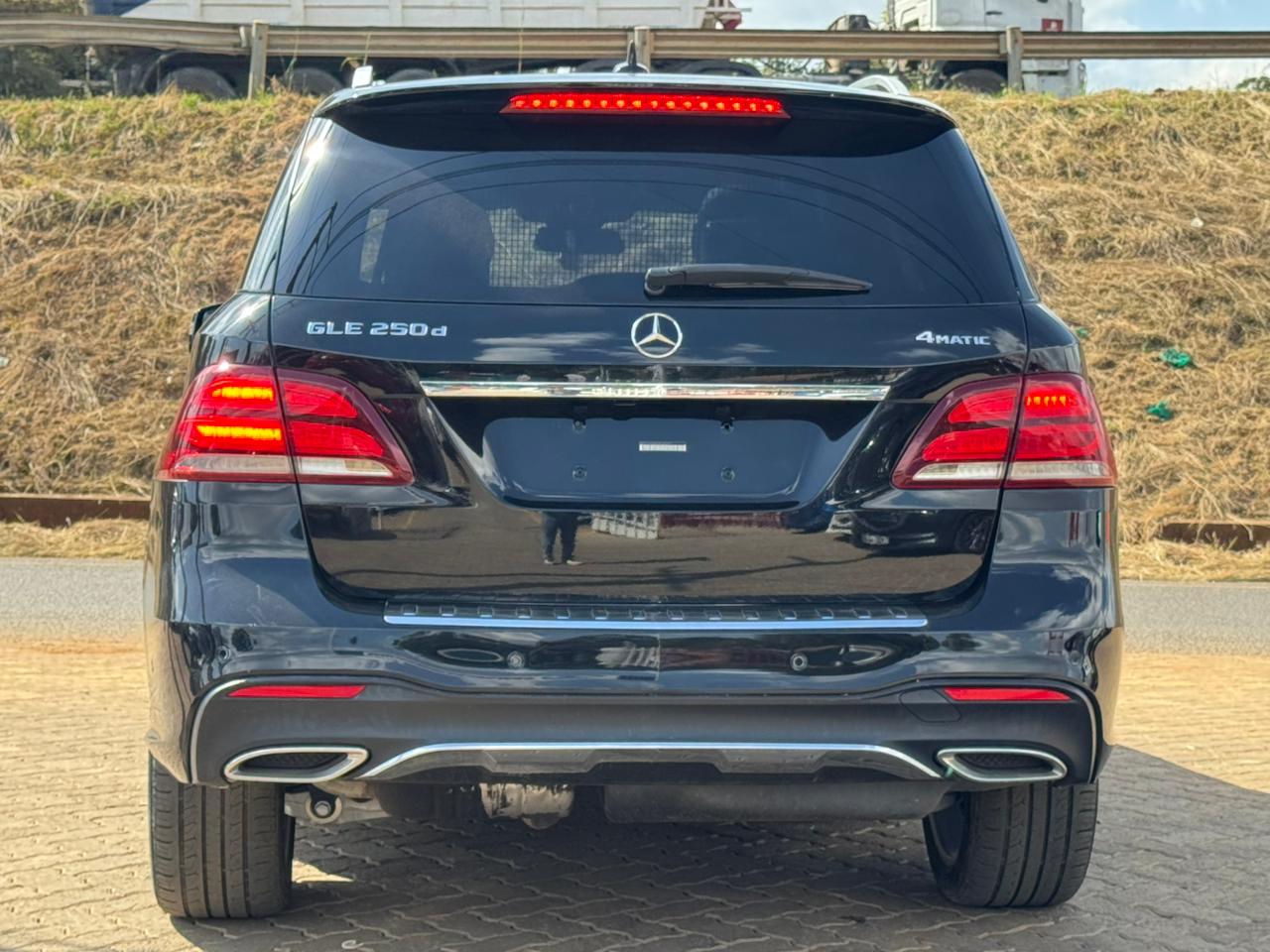 2018-Mercedes Benz GLE 220d 4MATIC -Black