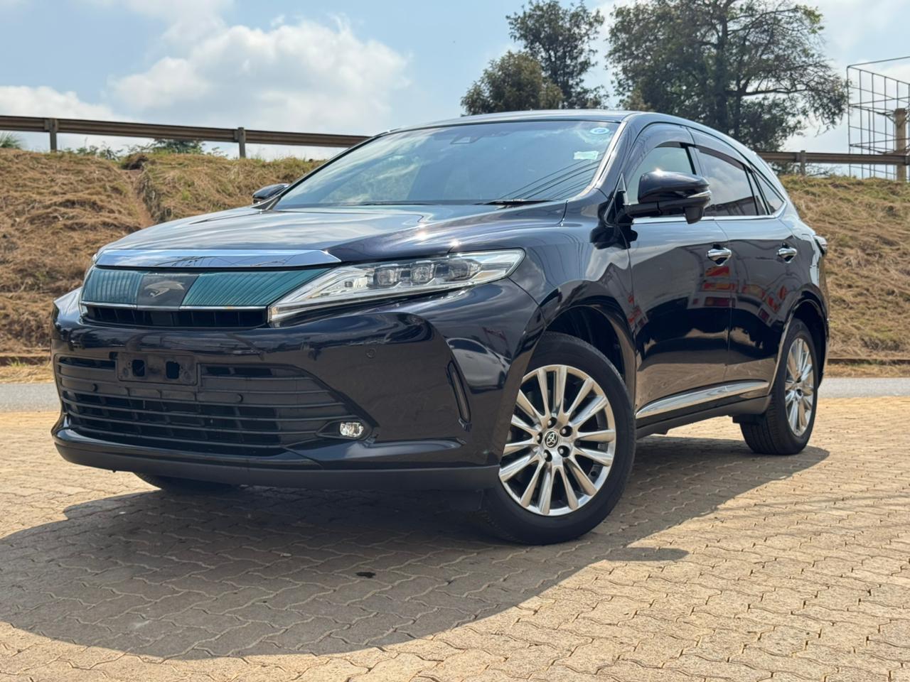 2019-Toyota Harrier – Black