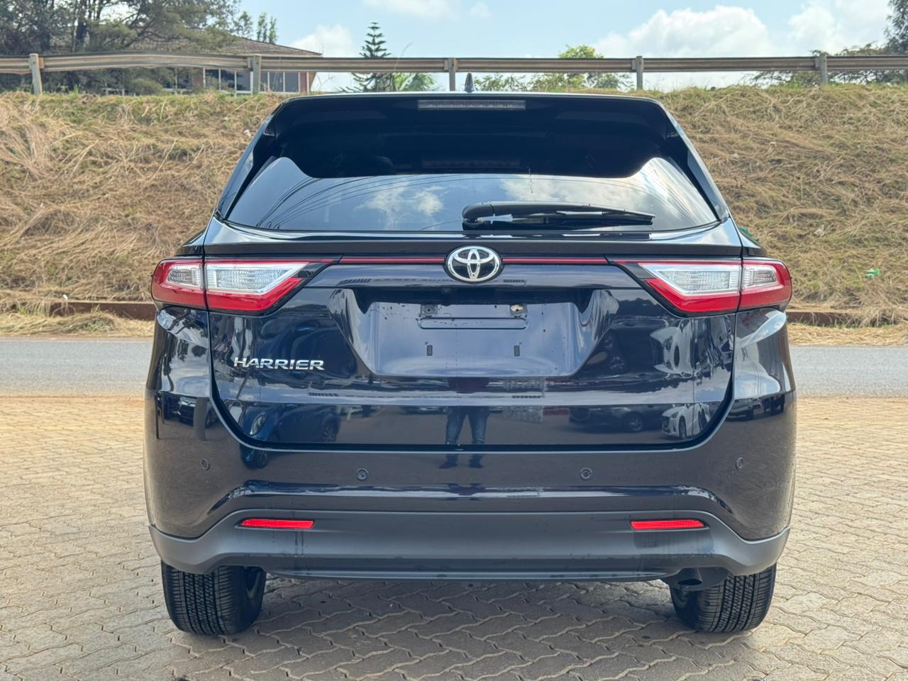 2019-Toyota Harrier – Black