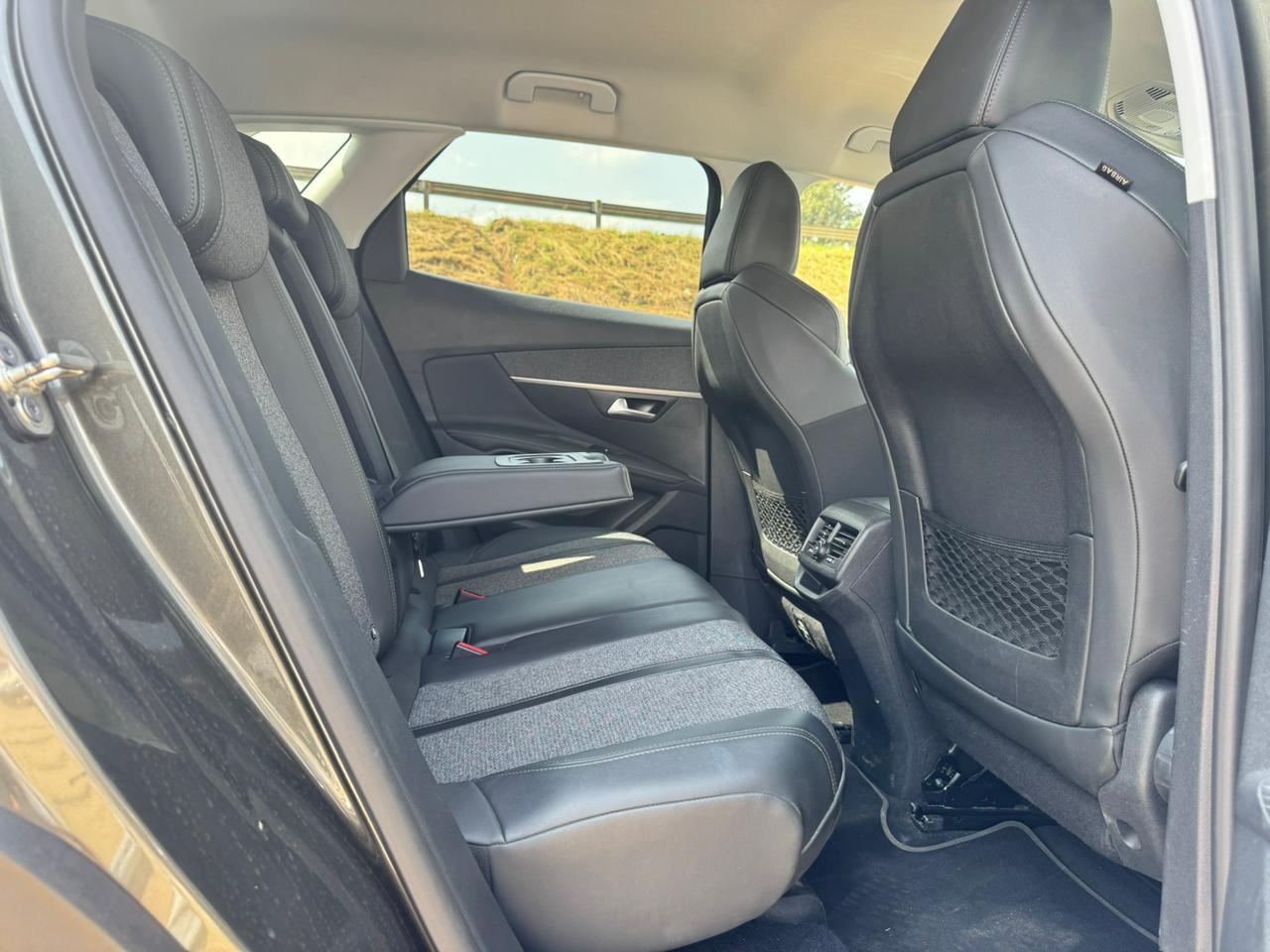 2019- Peugeot 3008 – Green