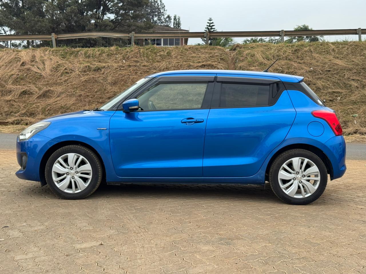 2019-Suzuki Swift-Blue