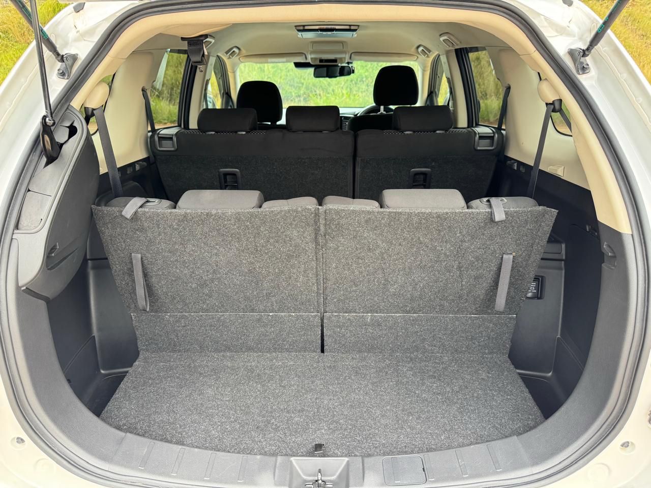 2020-Mitsubishi Outlander- White