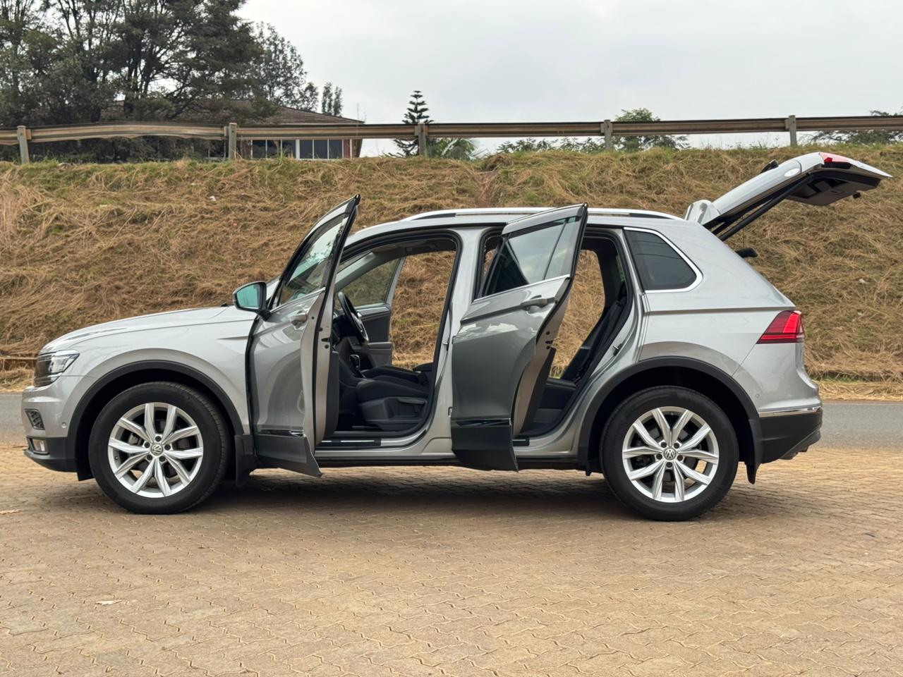 2018- Volkswagen Tiguan 4motion TDI – Gray