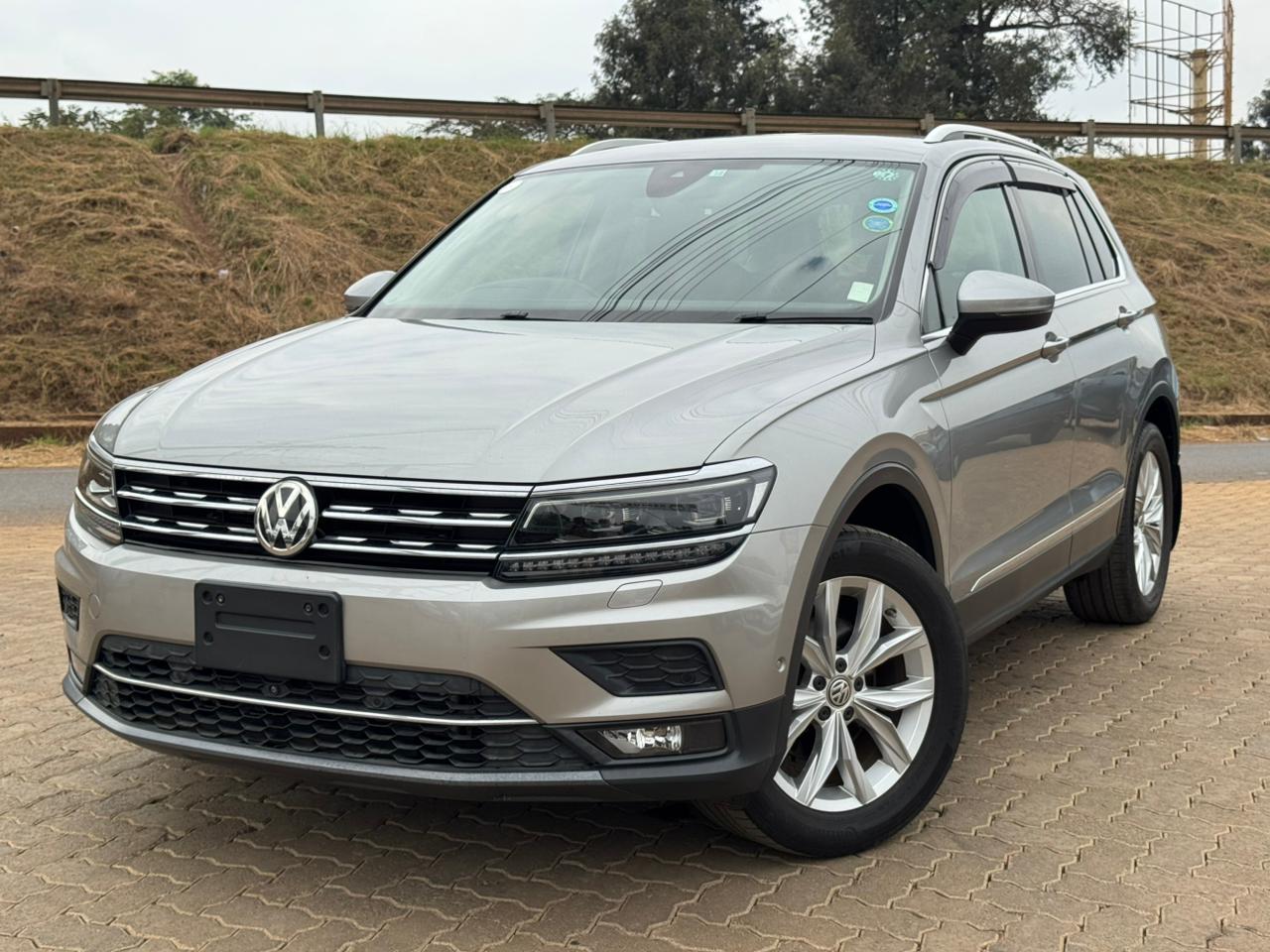 2018- Volkswagen Tiguan 4motion TDI – Gray