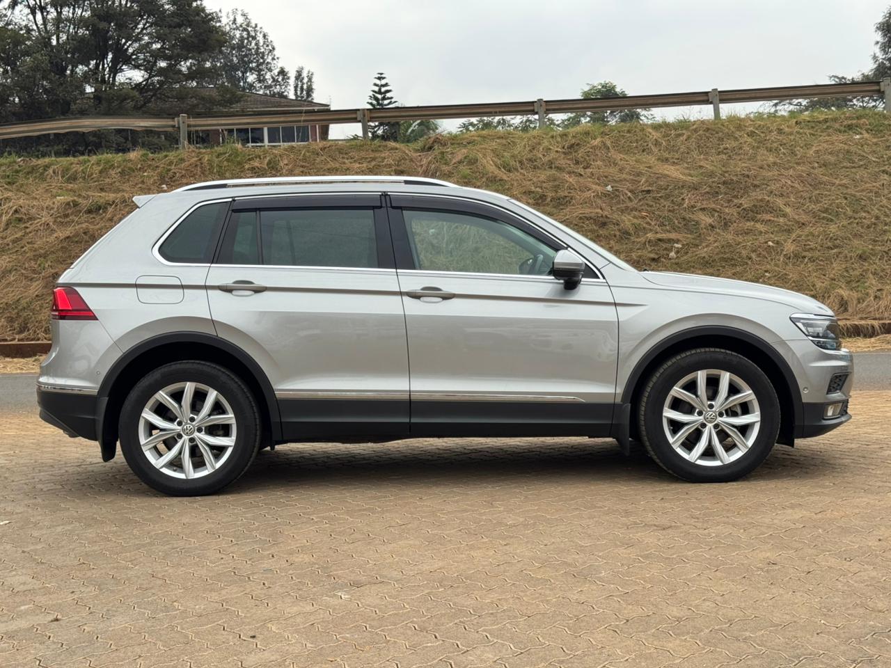 2018- Volkswagen Tiguan 4motion TDI – Gray